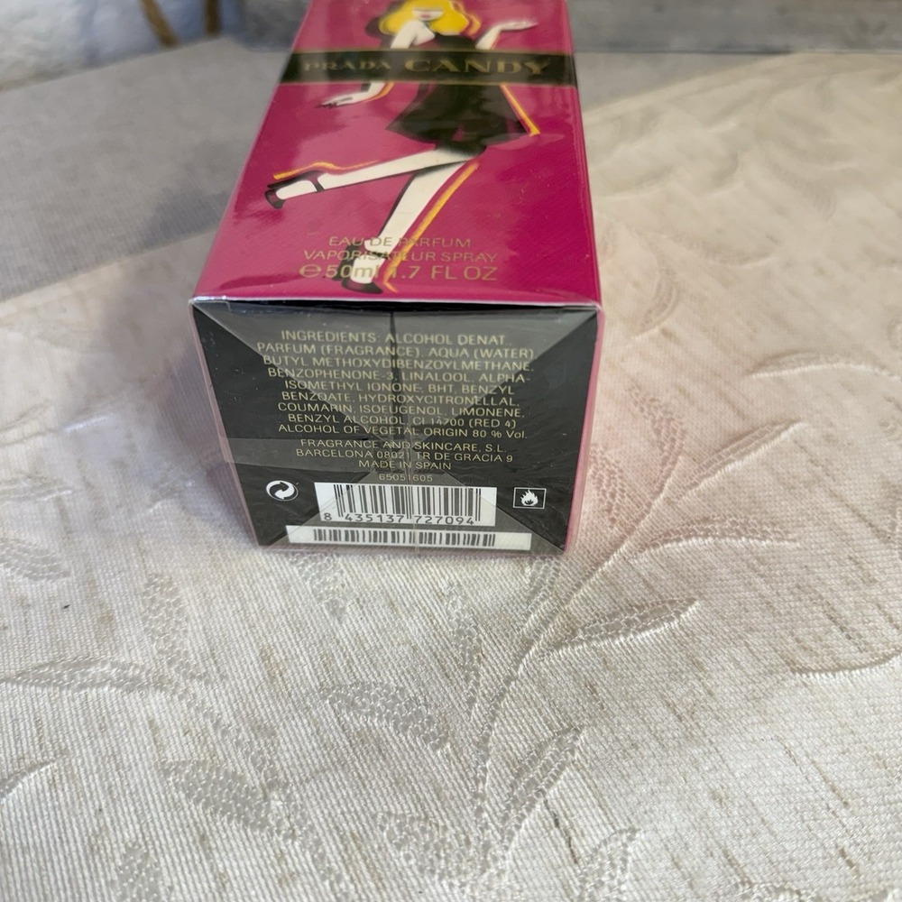 Prada Candy Ladies Eau De Parfum Spray - 1.7 oz. 2015 Collector's Ed. - Picture 3 of 6